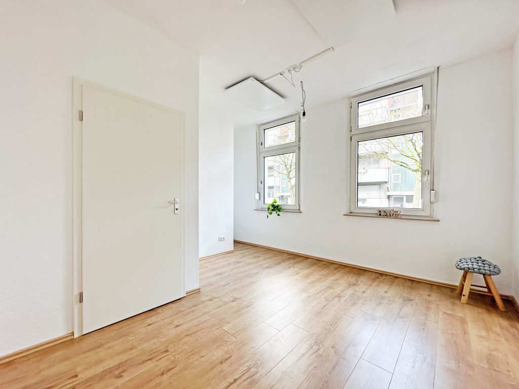 Immobilienangebot - Bochum - Alle - Attraktives, modernisiertes Dreifamilienhaus 
in Wattenscheid