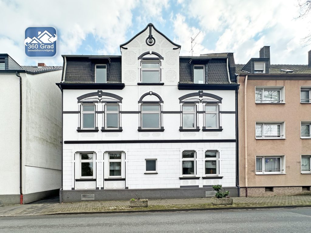 Immobilienangebot - Bochum - Alle - Attraktives, modernisiertes Dreifamilienhaus 
in Wattenscheid