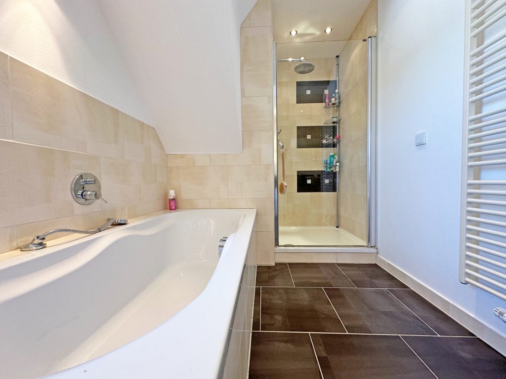 Immobilienangebot - Bochum - Alle - Residenz, Tätigkeitsstätte & Kapitalanlage
Unikat in Linden-Dahlhausen