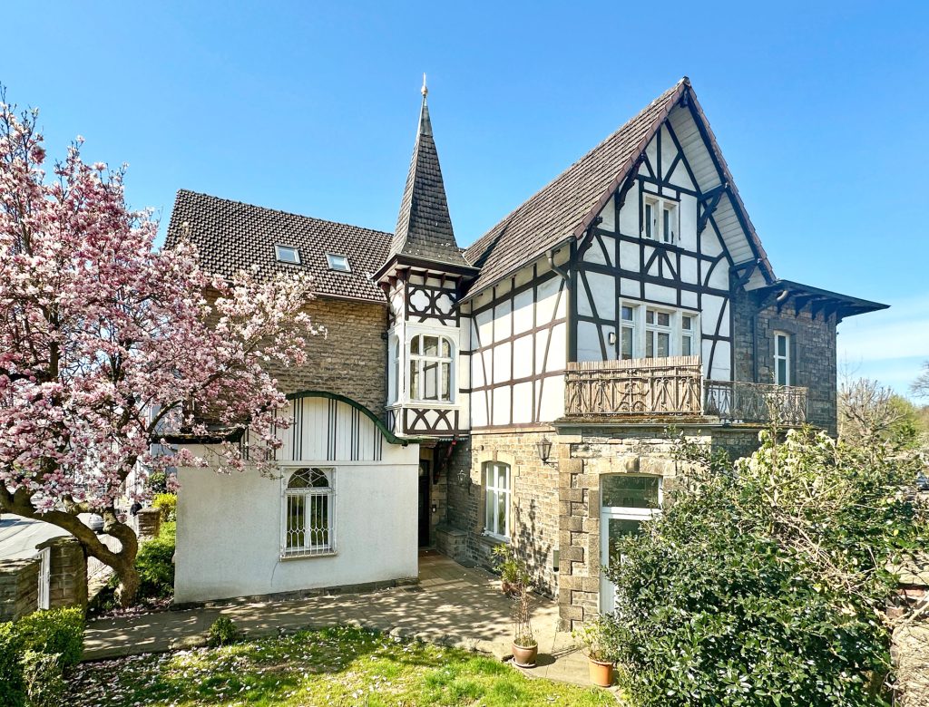 Immobilienangebot - Bochum - Alle - Residenz, Tätigkeitsstätte & Kapitalanlage
Unikat in Linden-Dahlhausen