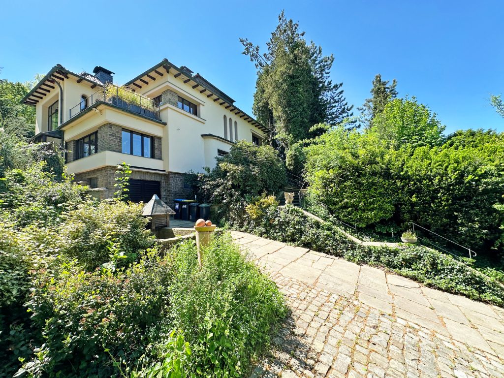 Immobilienangebot - Wetter (Ruhr) - Alle - Repräsentativ Wohnen in herrlicher Lage
von Wetter (Ruhr)