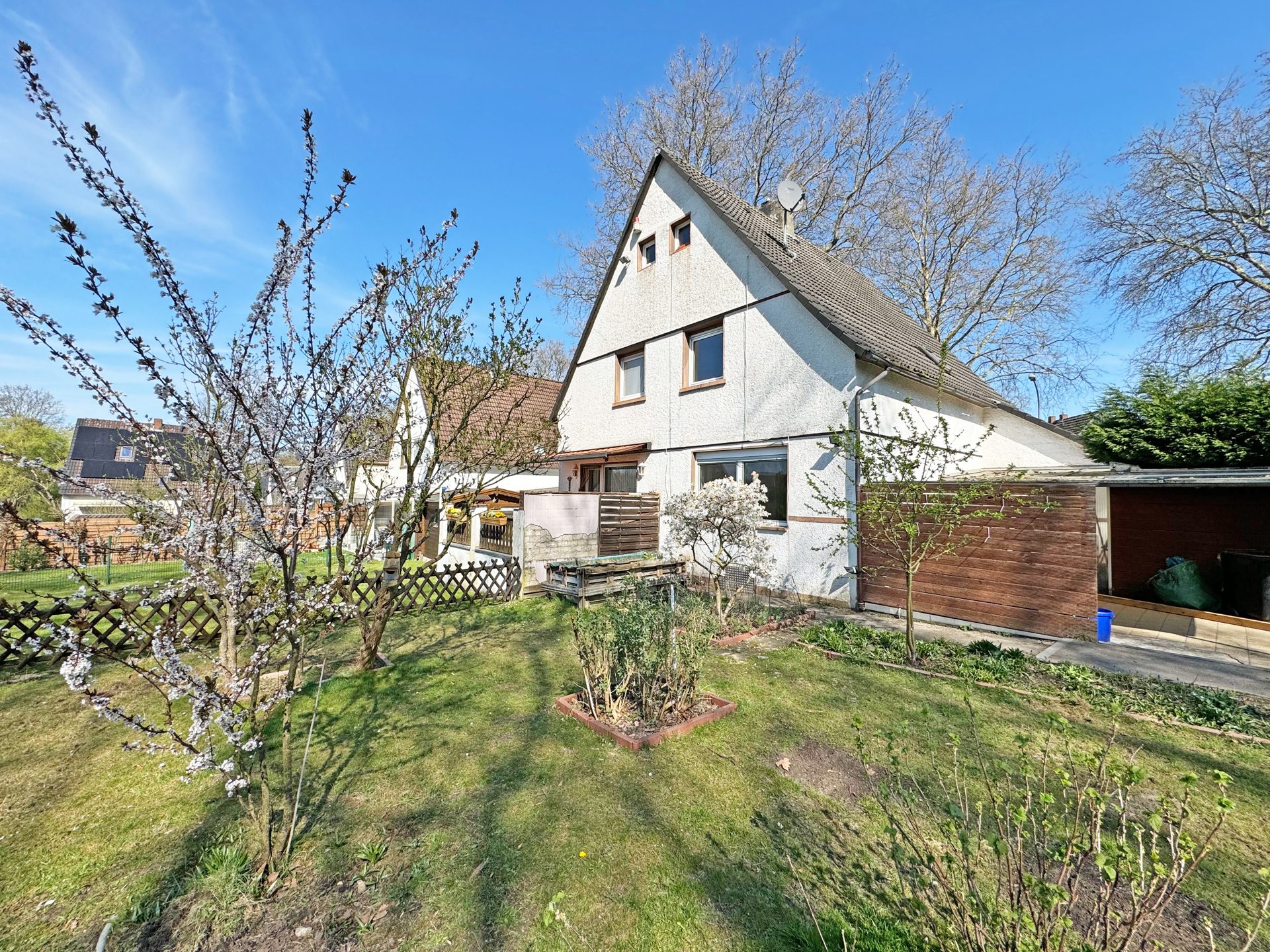 Immobilienangebot - Bochum - Alle - Zechenhaus mit sonnigem Grundstück
in Hordel