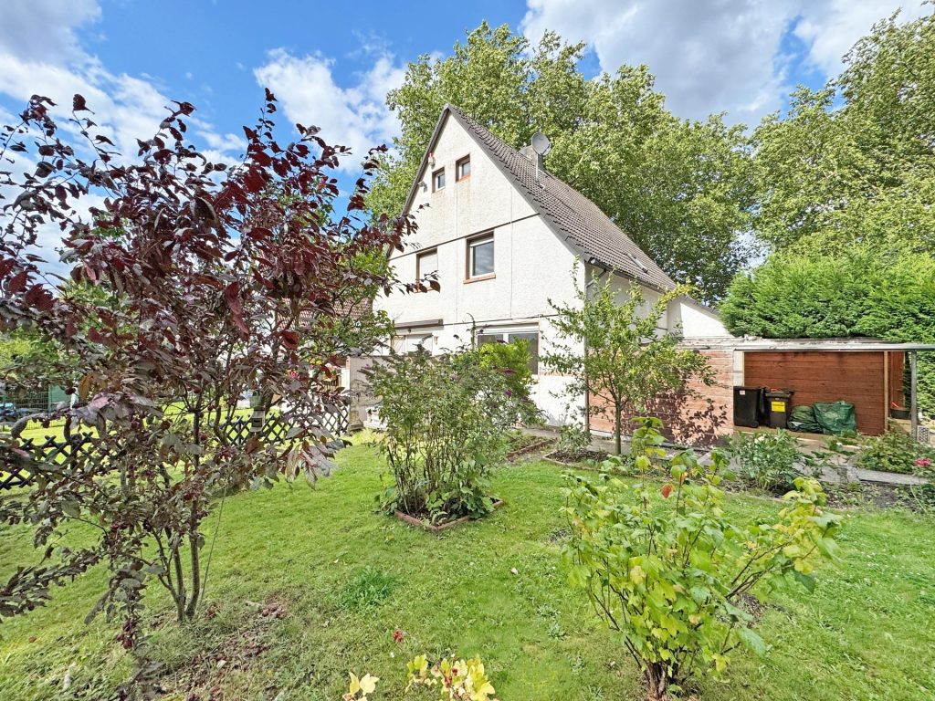 Rückansicht Immobilienangebot - Bochum - Alle - Zechenhaus mit sonnigem Grundstück
in Hordel