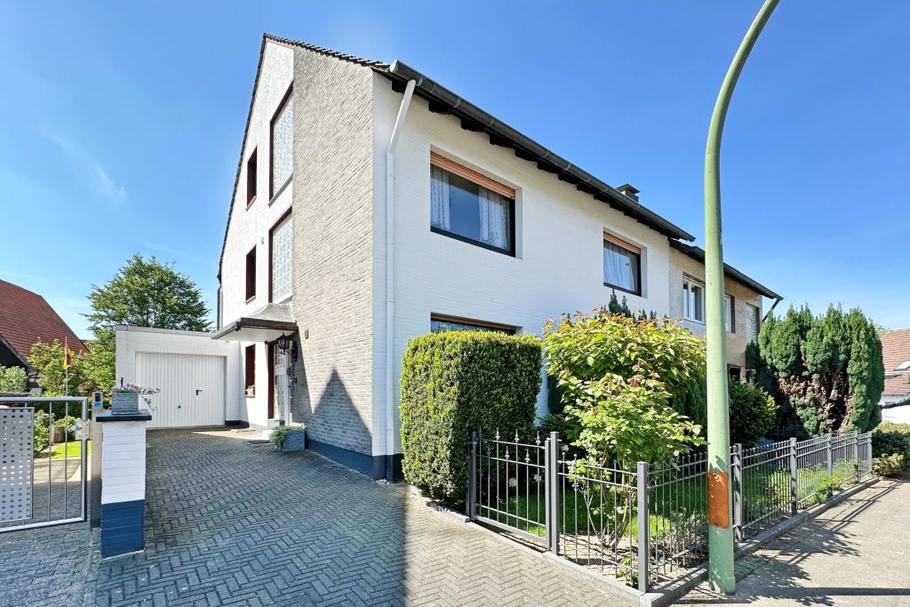Immobilienangebot - Herne - Alle - Zweifamilienhaus mit traumhaftem Garten
in Herne Börnig