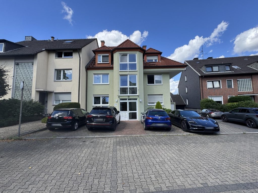 Straßenansicht Immobilienangebot - Bochum - Alle - 7 Einheiten, junges Baujahr und Top-Zustand in gefragter Lage von Höntrop