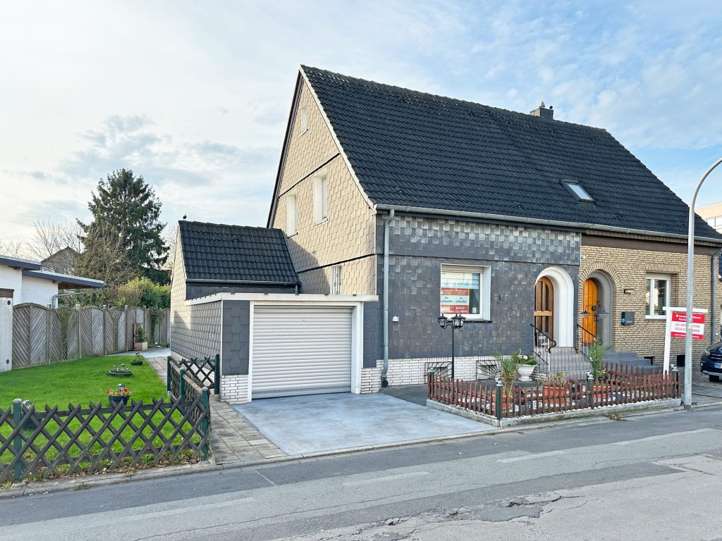 Straßenansicht Immobilienangebot - Bochum - Alle - Herzlich Willkommen in ruhiger Grünlage
von Sevinghausen/Höntrop