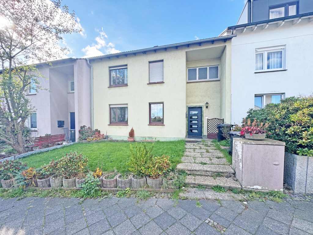 Vorderansicht Immobilienangebot - Bochum - Alle - Zweifamilienhaus mit sonnigem Grundstück
in Werne