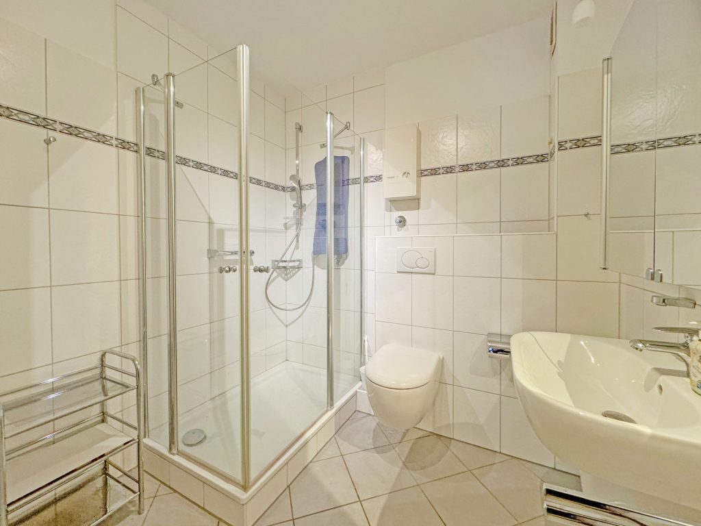 Immobilienangebot - Bochum - Alle - Erdgeschosswohnung mit Balkon 
und Stellplatz in Eppendorf