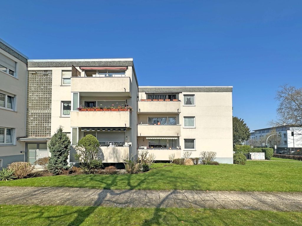 Immobilienangebot - Bochum - Alle - Erdgeschosswohnung mit Balkon 
und Stellplatz in Eppendorf