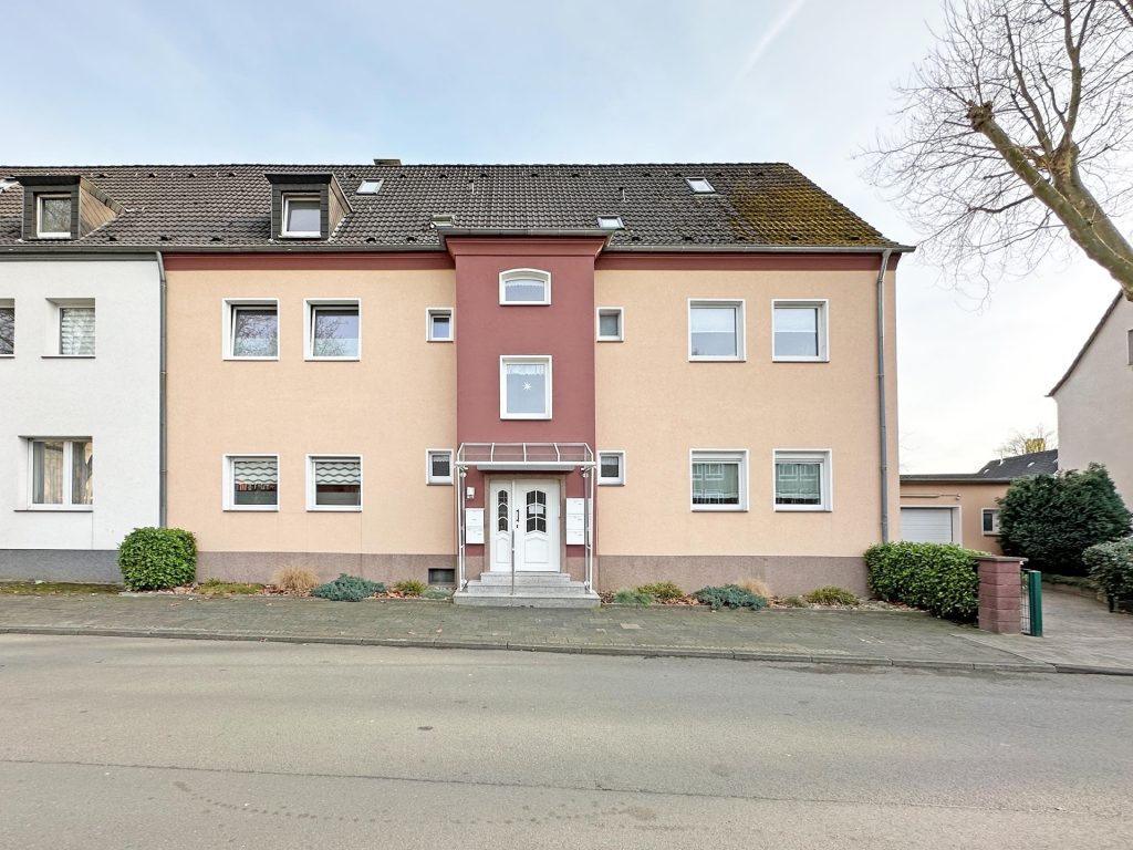 Vorderansicht Immobilienangebot - Bochum - Alle - Ihr Ruhepol - zur Selbstnutzung
und Vermietung in Hiltrop