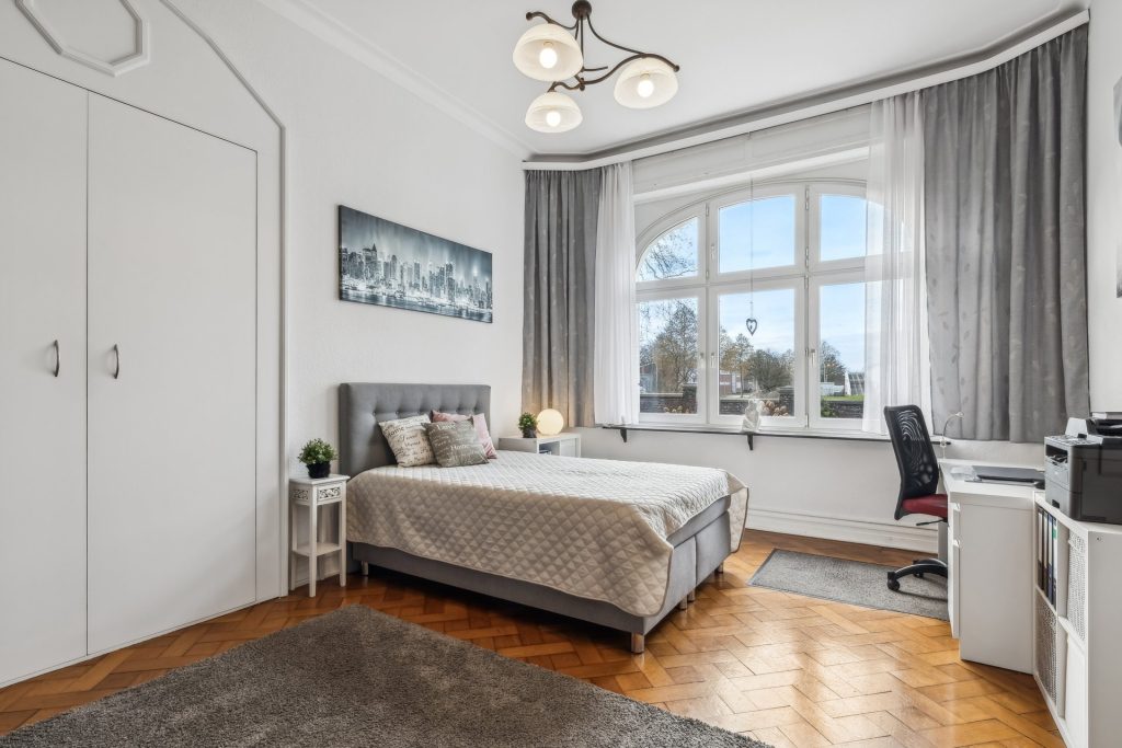 Immobilienangebot - Bochum / Westenfeld - Alle - Anlage mit Stil: Schmuckstück mit großem
Grundstück in Westenfeld