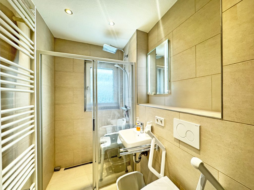 Badezimmer Immobilienangebot - Bochum - Alle - Solide Kapitalanlage im EG mit Balkon
in ruhiger Lage von Harpen