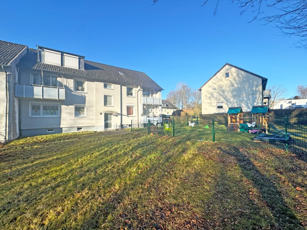 Titelbild Immobilienangebot - Bochum - Alle - Solide Kapitalanlage im EG mit Balkon
in ruhiger Lage von Harpen