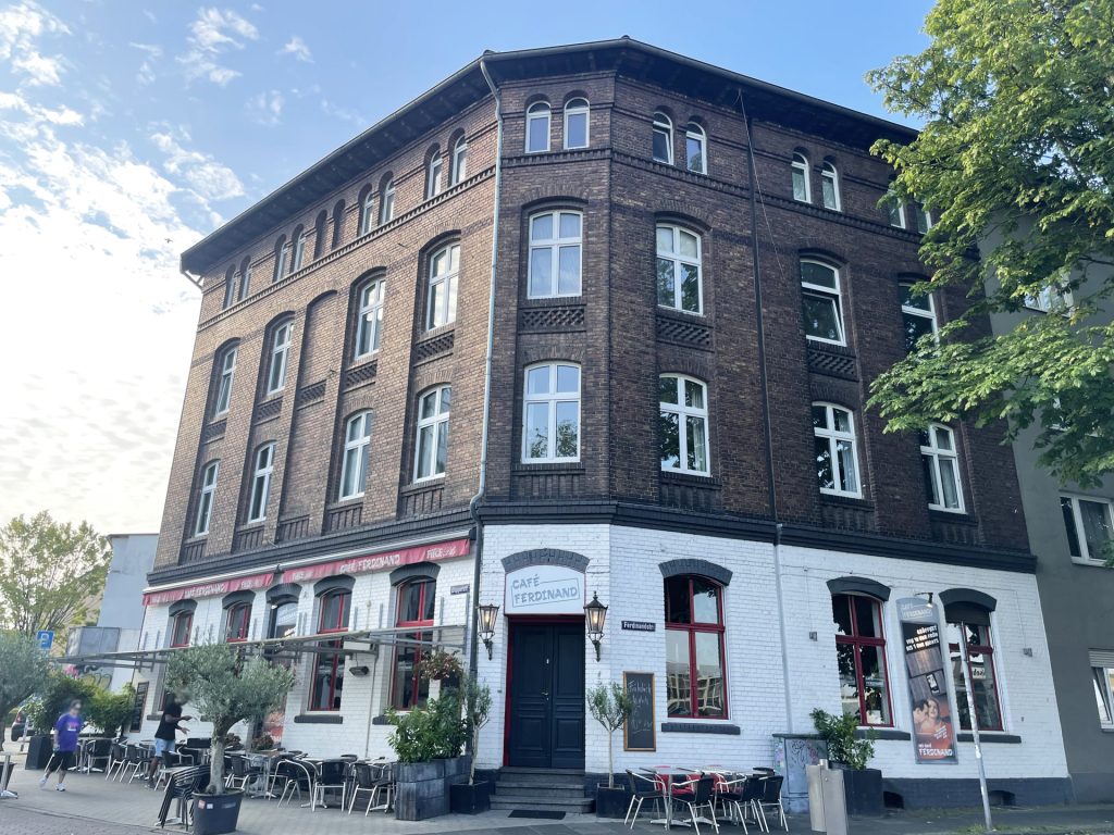 Hausansicht Immobilienangebot - Bochum - Alle - VERKAUFT!Investment mit traditionellem Ankermieter am Rande der Innenstadt