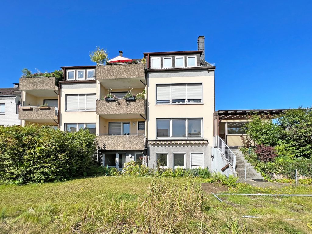 Rückansicht Immobilienangebot - Bochum - Alle - Dachgeschosswohnung mit Blick ins Grüne
in Weitmar