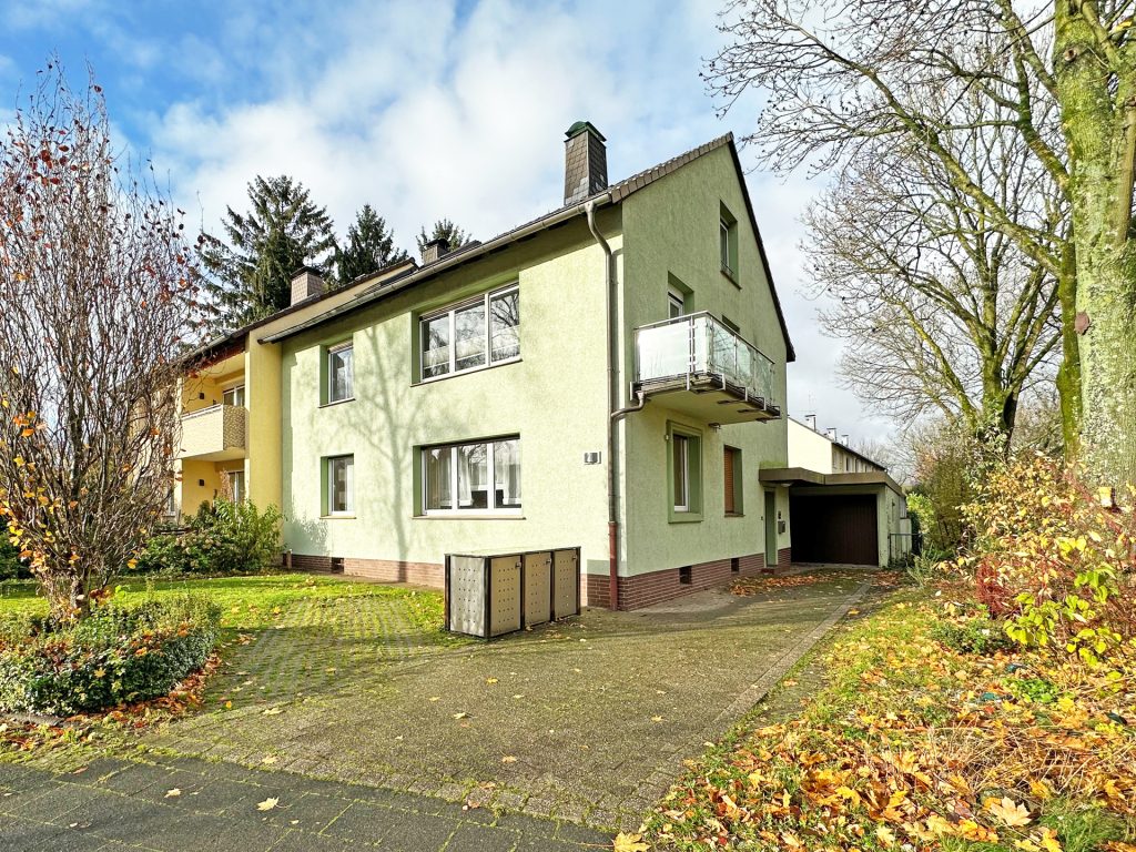 Vorderansicht Immobilienangebot - Bochum - Alle - Ein Allrounder: Gepflegtes Zweifamilienhaus
in Langendreer
