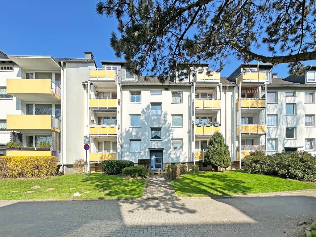 Vorderansicht Immobilienangebot - Bochum - Alle - Teilmodernisiert: Finaler Feinschliff benötigt
in Langendreer