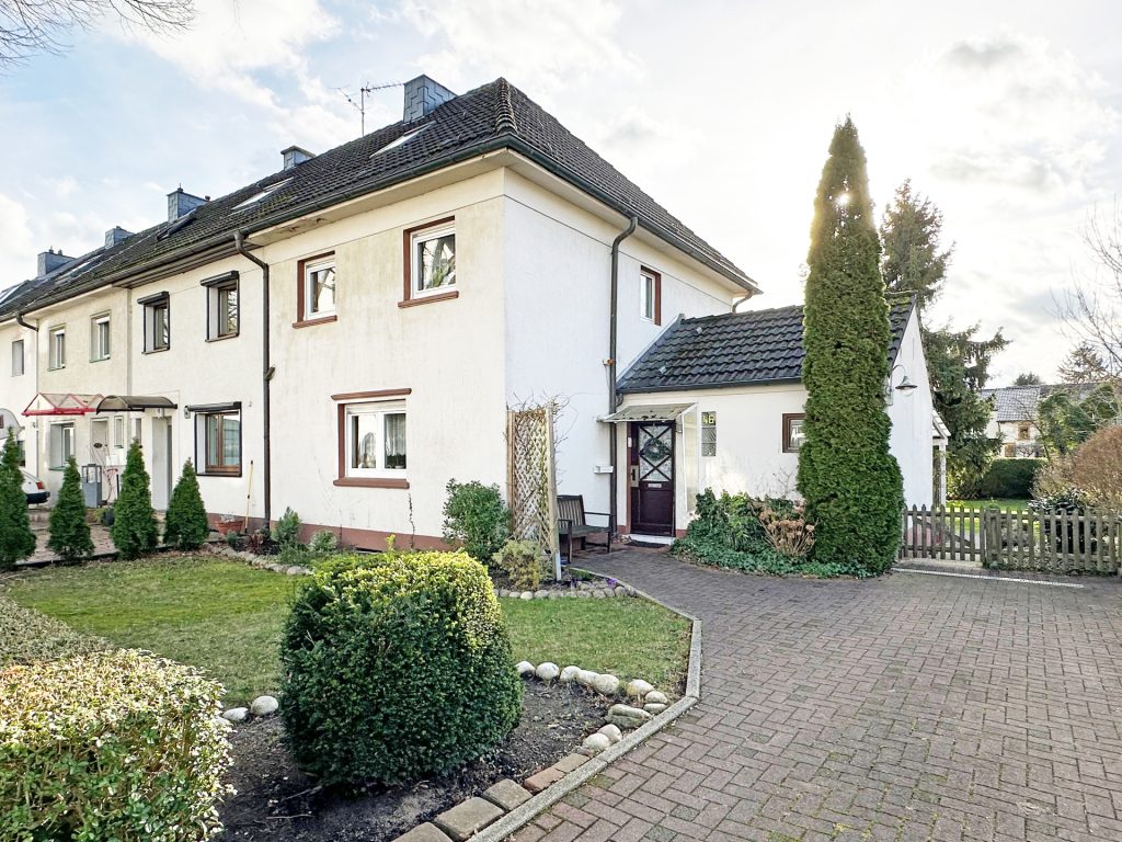 Immobilienangebot - Bochum - Alle - Reiheneckhaus mit großem Potenzial 
in Altenbochum