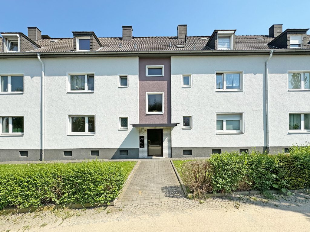 Außenansicht Immobilienangebot - Bochum - Alle - Modernisierte Erdgeschosswohnung
in Riemke
