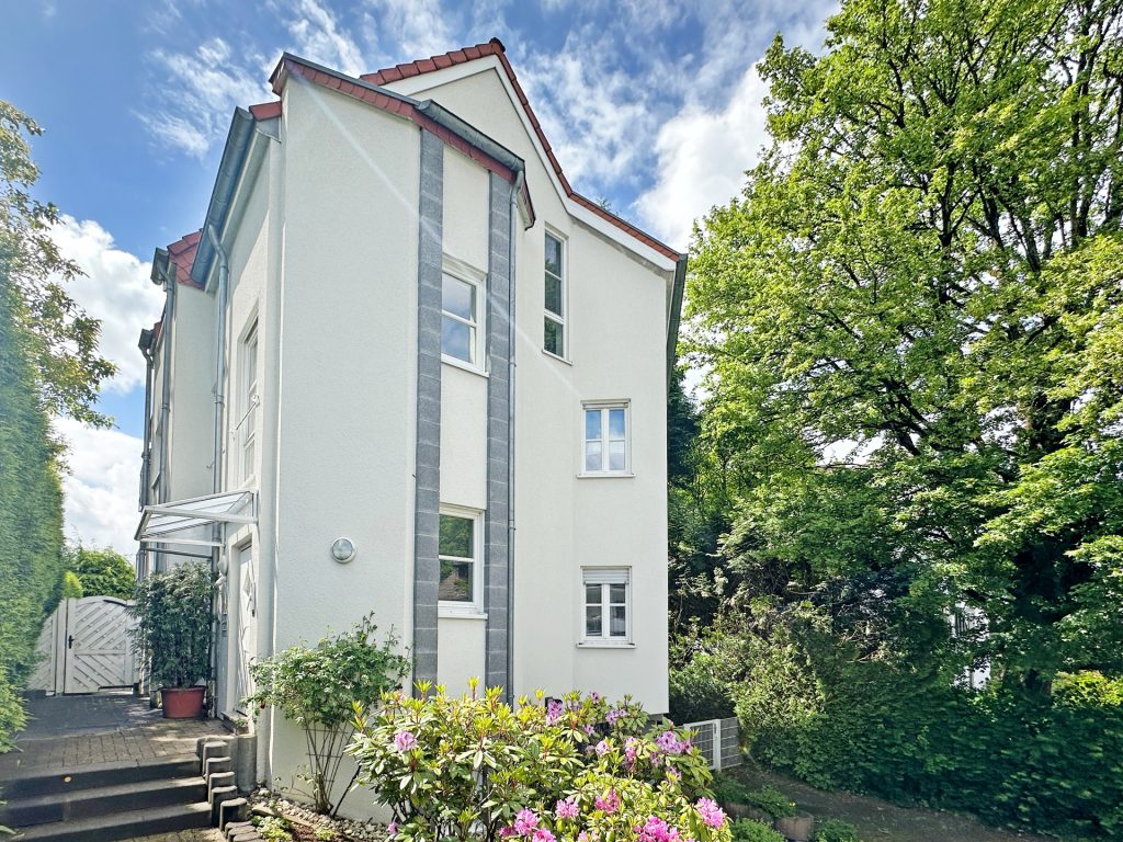 Außenansicht Immobilienangebot - Bochum - Alle - Wohnwert LAGE
Viel Wohnkomfort mit 2 Balkonen
in Stiepel