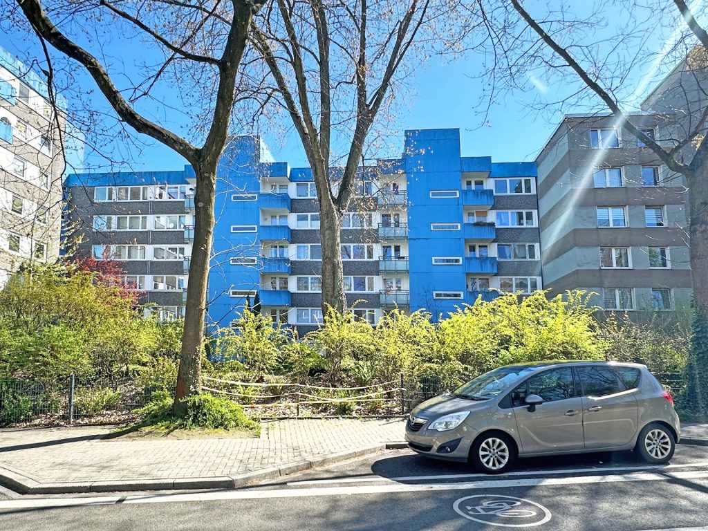 Vorderansicht Immobilienangebot - Bochum - Alle - Top-Kapitalanlage mit Aufzug
und zwei Balkonen in Querenburg
