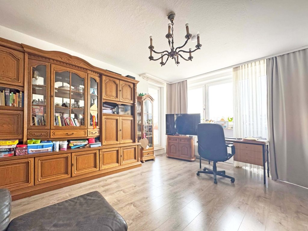 Wohnzimmer Immobilienangebot - Bochum - Alle - Top-Kapitalanlage mit Aufzug
und zwei Balkonen in Querenburg