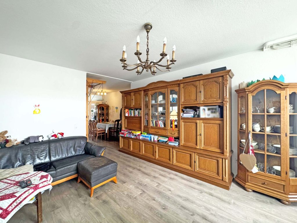 Wohnzimmer Immobilienangebot - Bochum - Alle - Top-Kapitalanlage mit Aufzug
und zwei Balkonen in Querenburg