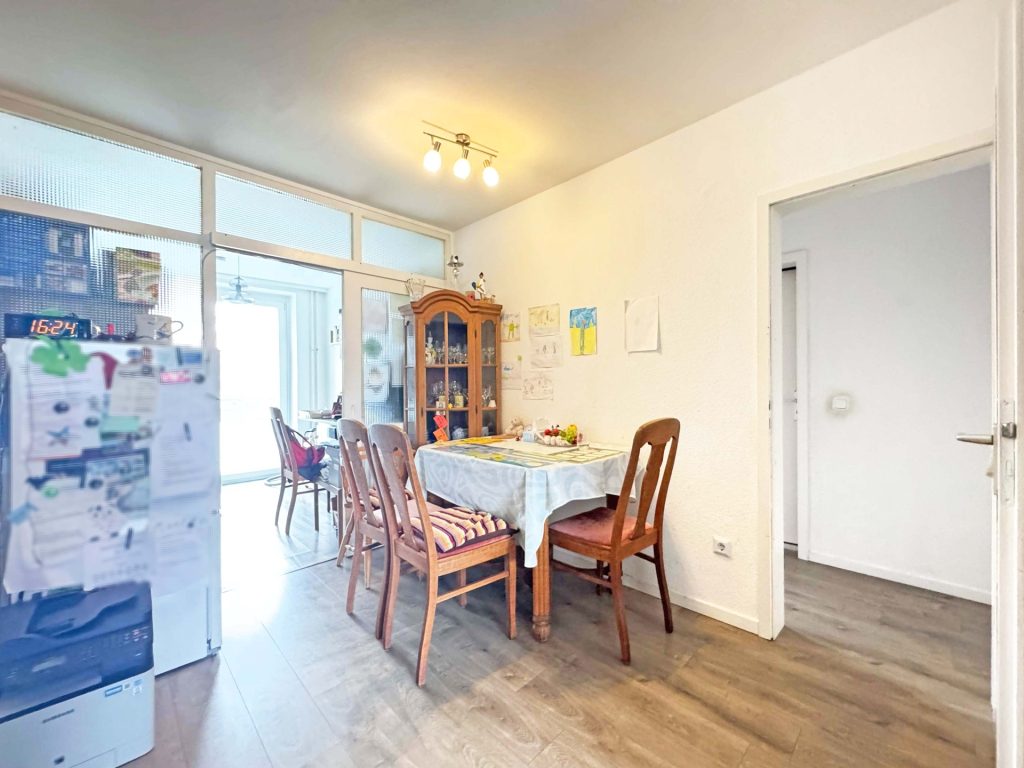 Essbereich Immobilienangebot - Bochum - Alle - Top-Kapitalanlage mit Aufzug
und zwei Balkonen in Querenburg