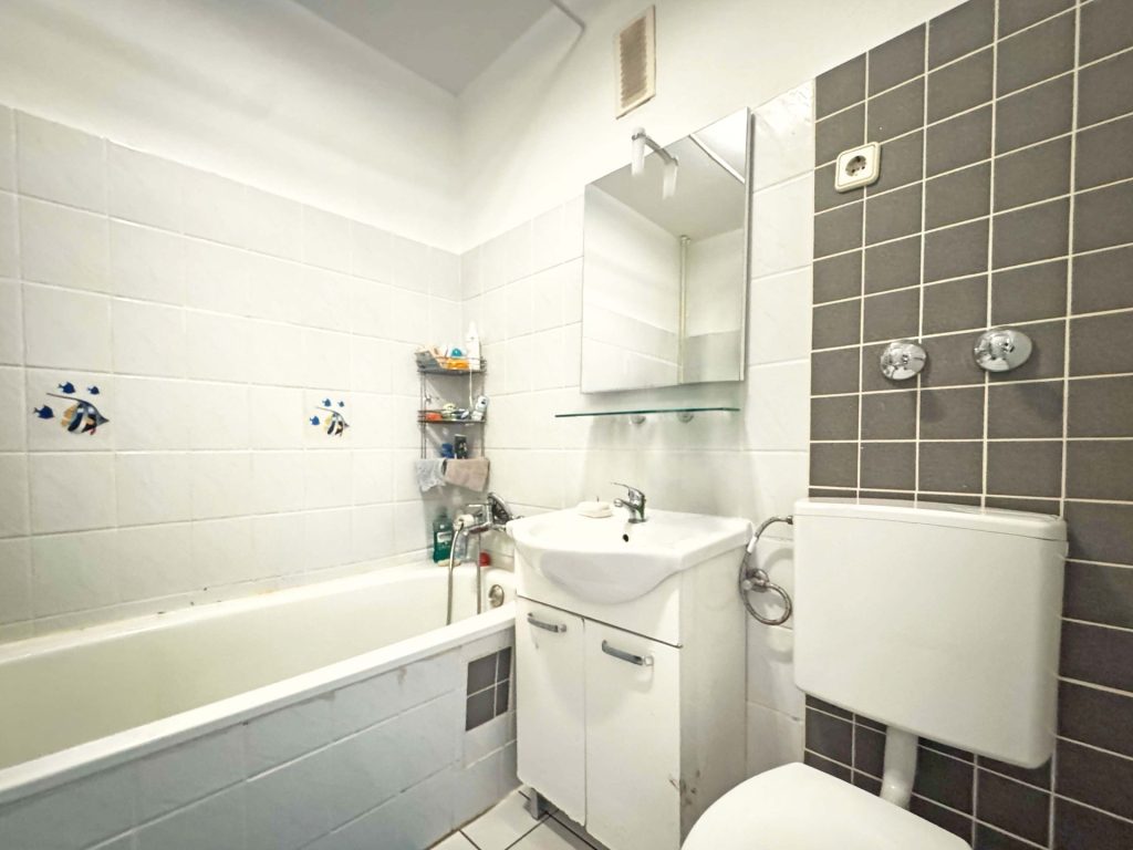 Badezimmer Immobilienangebot - Bochum - Alle - Top-Kapitalanlage mit Aufzug
und zwei Balkonen in Querenburg