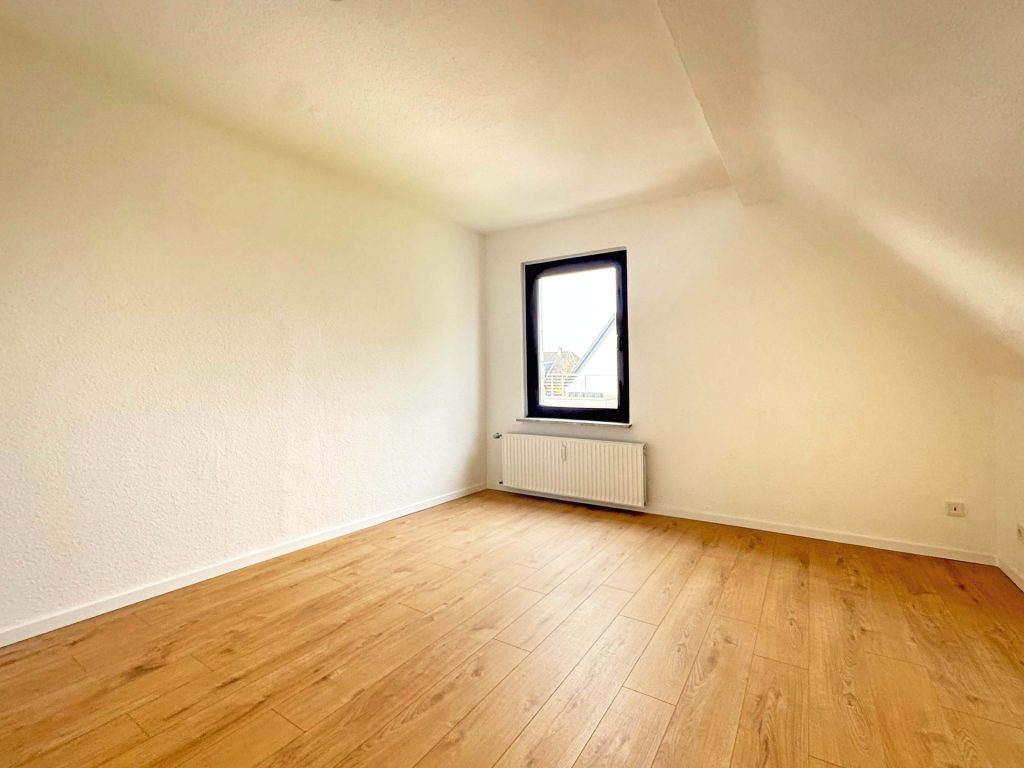 Schlafzimmer Immobilienangebot - Bochum - Alle - Modernisierte 4,5-Zimmer mit Garage
in Wattenscheid
