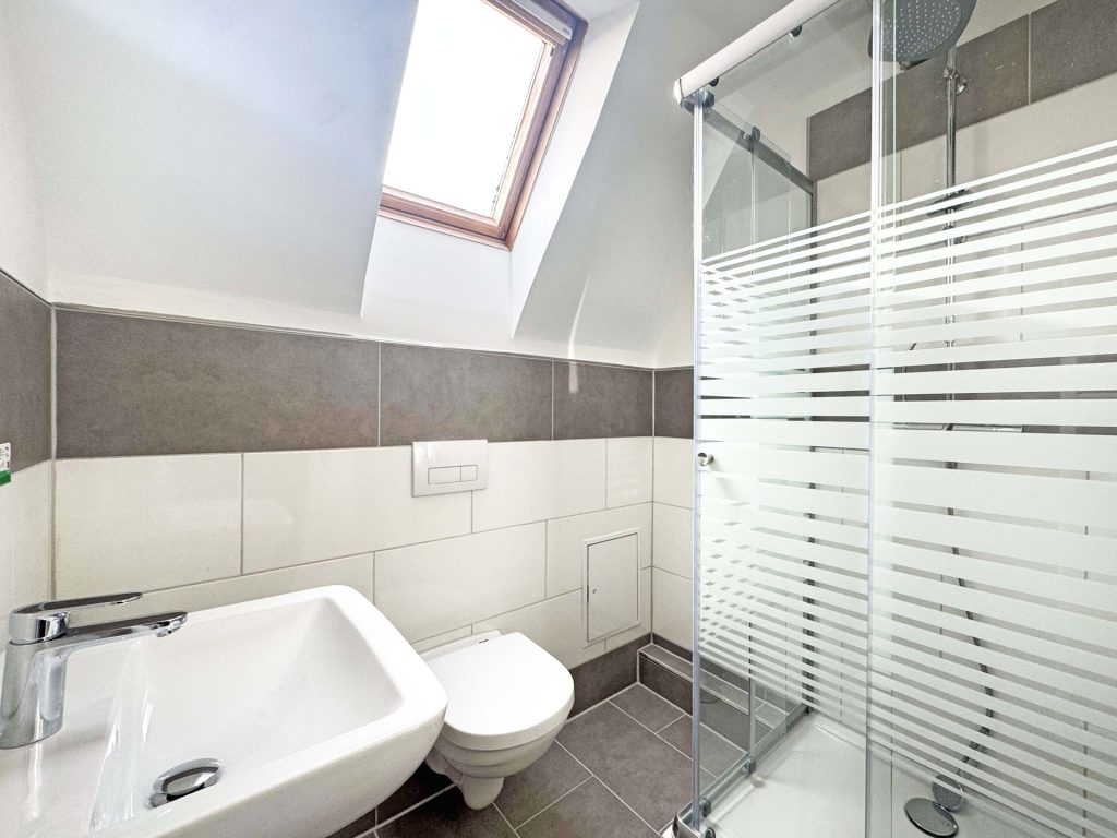 Badezimmer Immobilienangebot - Bochum - Alle - Modernisierte 4,5-Zimmer mit Garage
in Wattenscheid