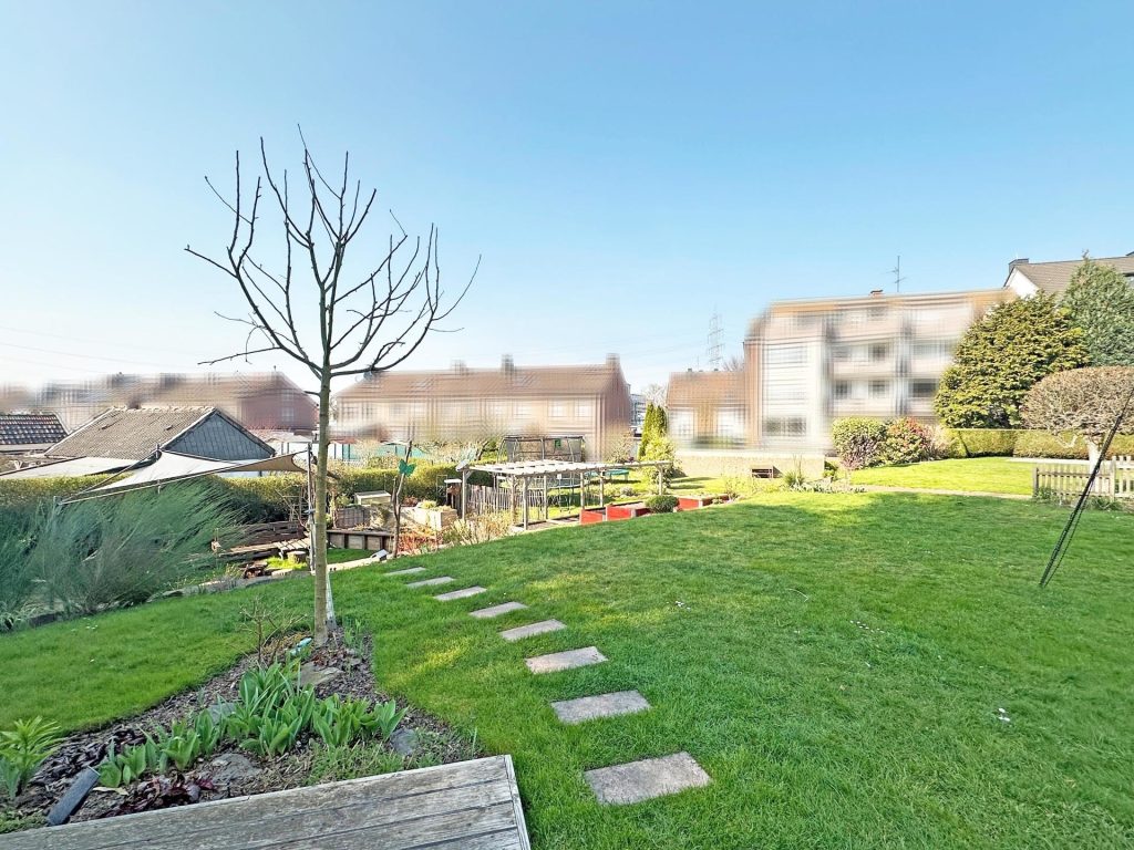 Gemeinschaftsgarten Immobilienangebot - Bochum - Alle - Modernisierte 4,5-Zimmer mit Garage
in Wattenscheid