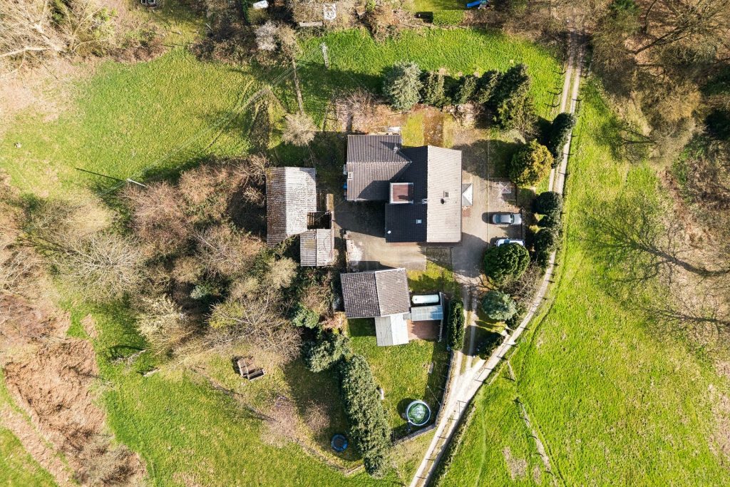 Drohnenaufnahme Immobilienangebot - Bochum - Alle - Natur, Ruhe und Freiheit !
Immobilienrarität in Weitmar (Sundern)
