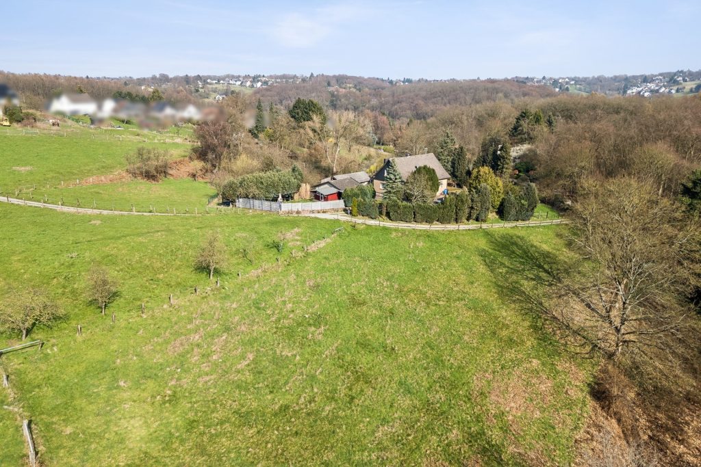 Drohnenaufnahme Immobilienangebot - Bochum - Alle - Natur, Ruhe und Freiheit !
Immobilienrarität in Weitmar (Sundern)