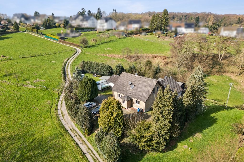 Drohnenaufnahme Immobilienangebot - Bochum - Alle - Natur, Ruhe und Freiheit !
Immobilienrarität in Weitmar (Sundern)