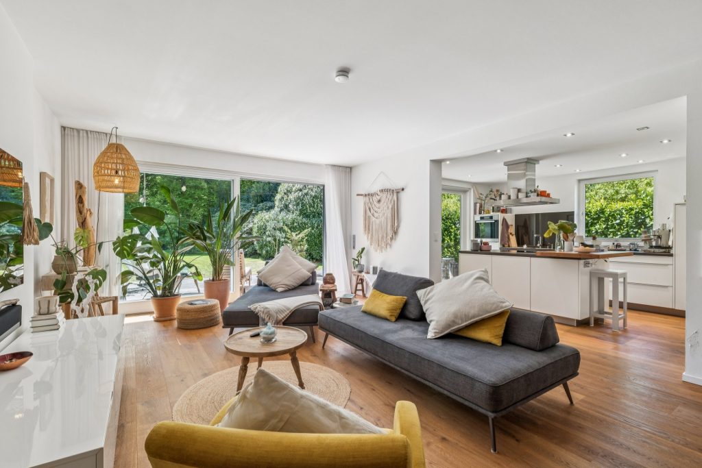 Wohn- und Essbereich Immobilienangebot - Bochum - Alle - Premium-Gartenwohnung mit
hochwertiger Designausstattung
am Weitmarer Holz