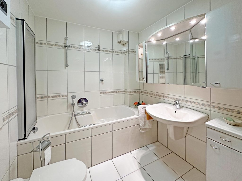 Badezimmer Immobilienangebot - Bochum - Alle - Wohnen mit Stil – ein Platz zum Verlieben
in Hiltrop