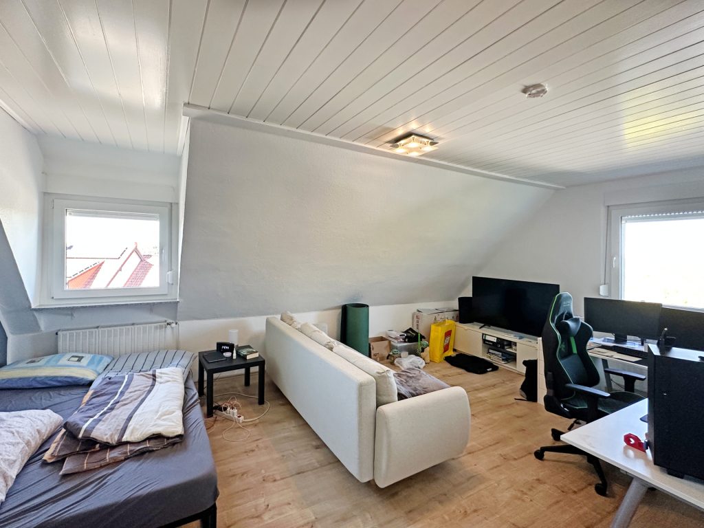 Wohnzimmer 1. OG Immobilienangebot - Bochum / Stiepel - Alle - Willkommen in Ihrem neuen Zuhause
in Stiepel