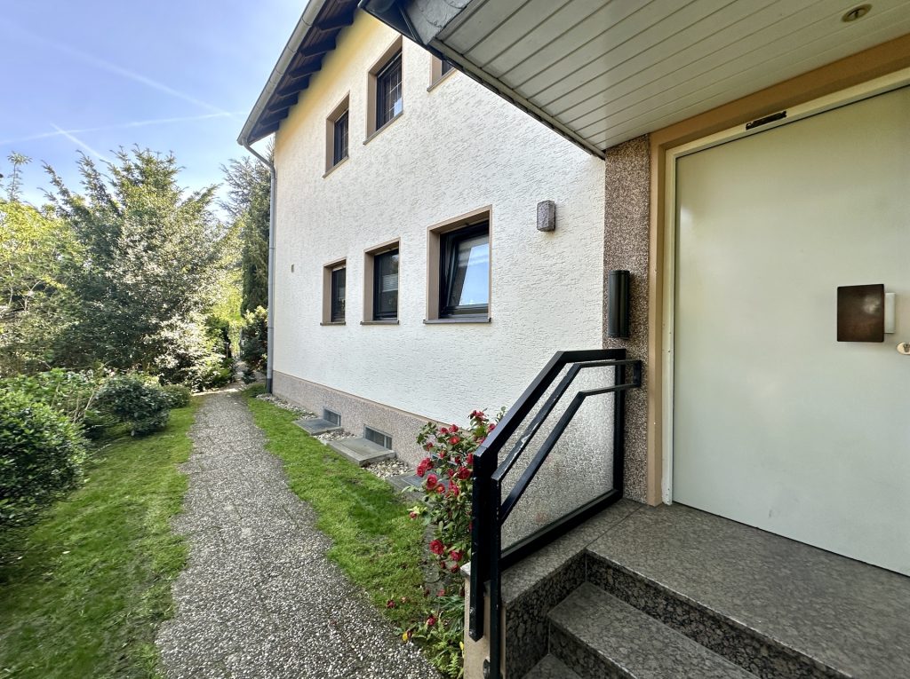 Hauseingangsbereich Immobilienangebot - Bochum - Alle - Hier fühlt sich jeder wohl
in Oberdahlhausen