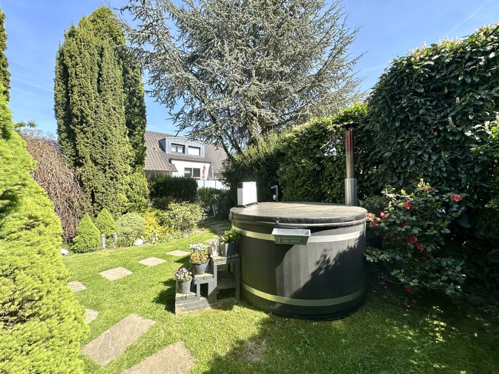 Beheizter Außenpool (Mietereigentum) Immobilienangebot - Bochum - Alle - Hier fühlt sich jeder wohl
in Oberdahlhausen