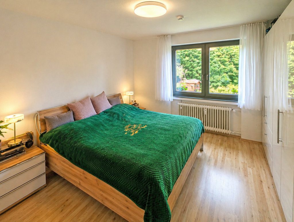 Schlafzimmer im OG Immobilienangebot - Bochum - Alle - Hier fühlt sich jeder wohl
in Oberdahlhausen