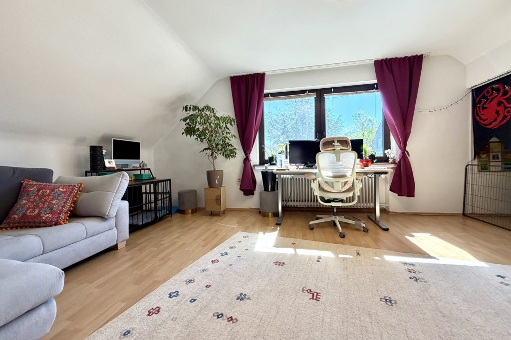 Raum im Dachgeschoss Immobilienangebot - Bochum - Alle - Hier fühlt sich jeder wohl
in Oberdahlhausen