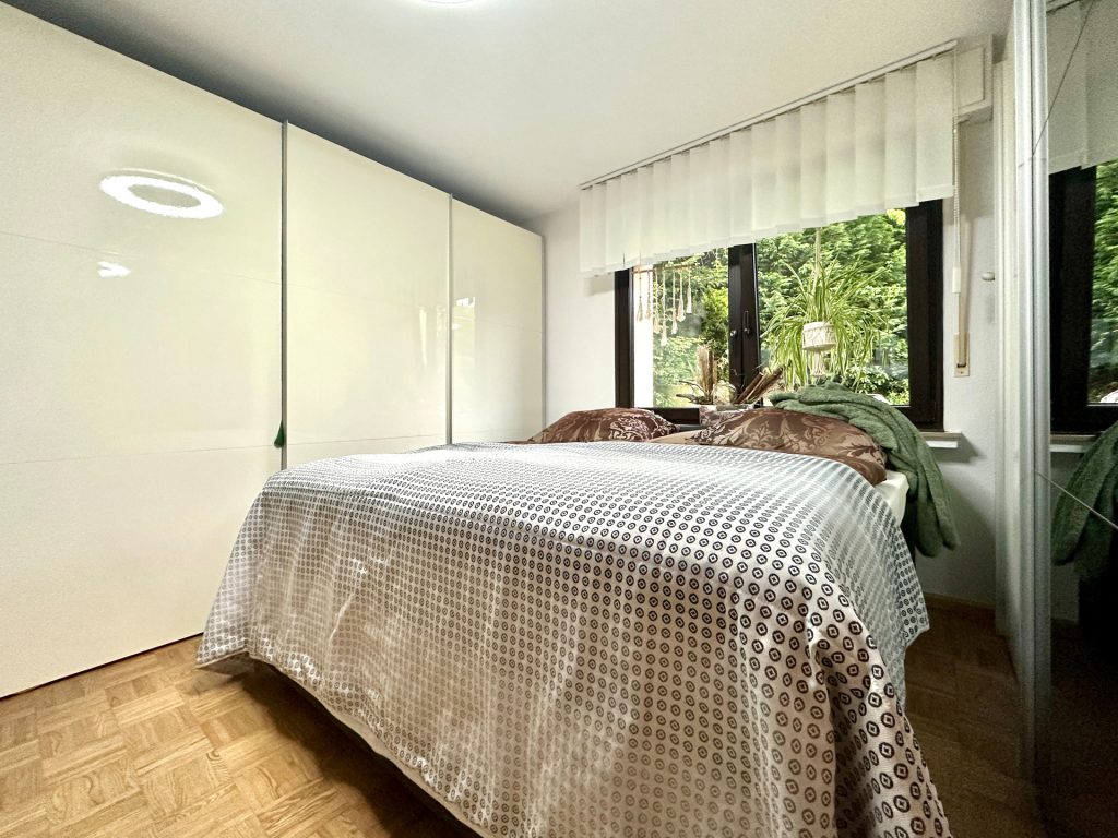 Schlafzimmer im EG Immobilienangebot - Bochum - Alle - Hier fühlt sich jeder wohl
in Oberdahlhausen