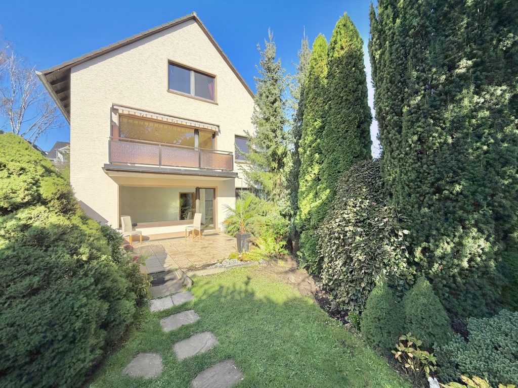 Vorderer Garten Immobilienangebot - Bochum - Alle - Sonnige Aussichten für Ihre Familie
in Oberdahlhausen
