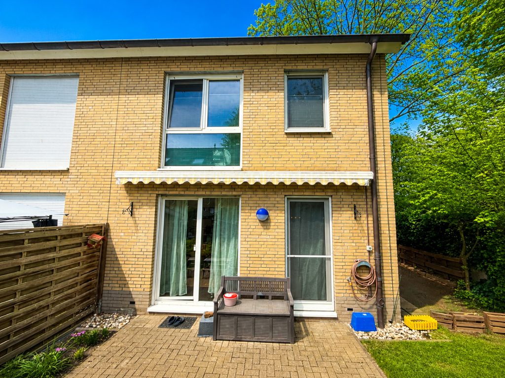 Rückansicht Immobilienangebot - Herne - Alle - Familienglück direkt am Kunstwald
in gefragter Lage von Herne