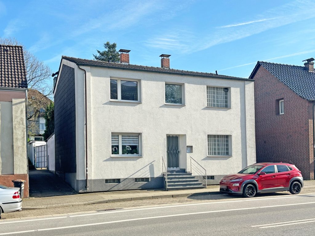 Straßenansicht Immobilienangebot - Bochum - Alle - Platz für die ganze Familie
in Höntrop