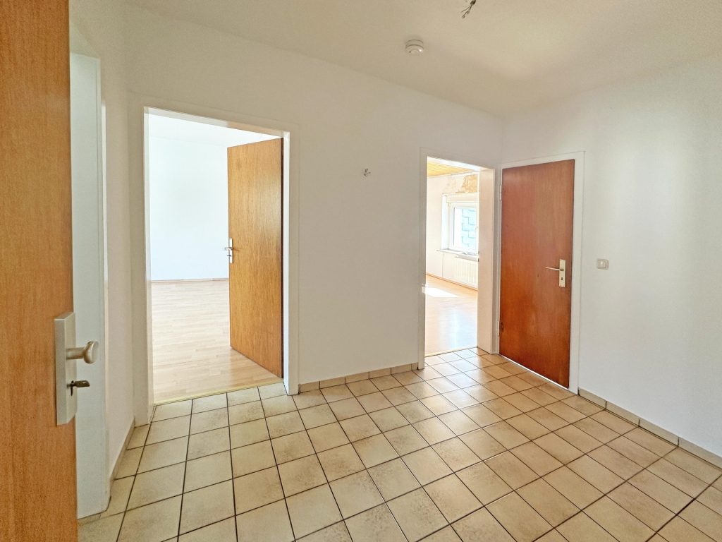 Diele Wohnung 1. Obergeschoss links Immobilienangebot - Bochum - Alle - Platz für die ganze Familie
in Höntrop