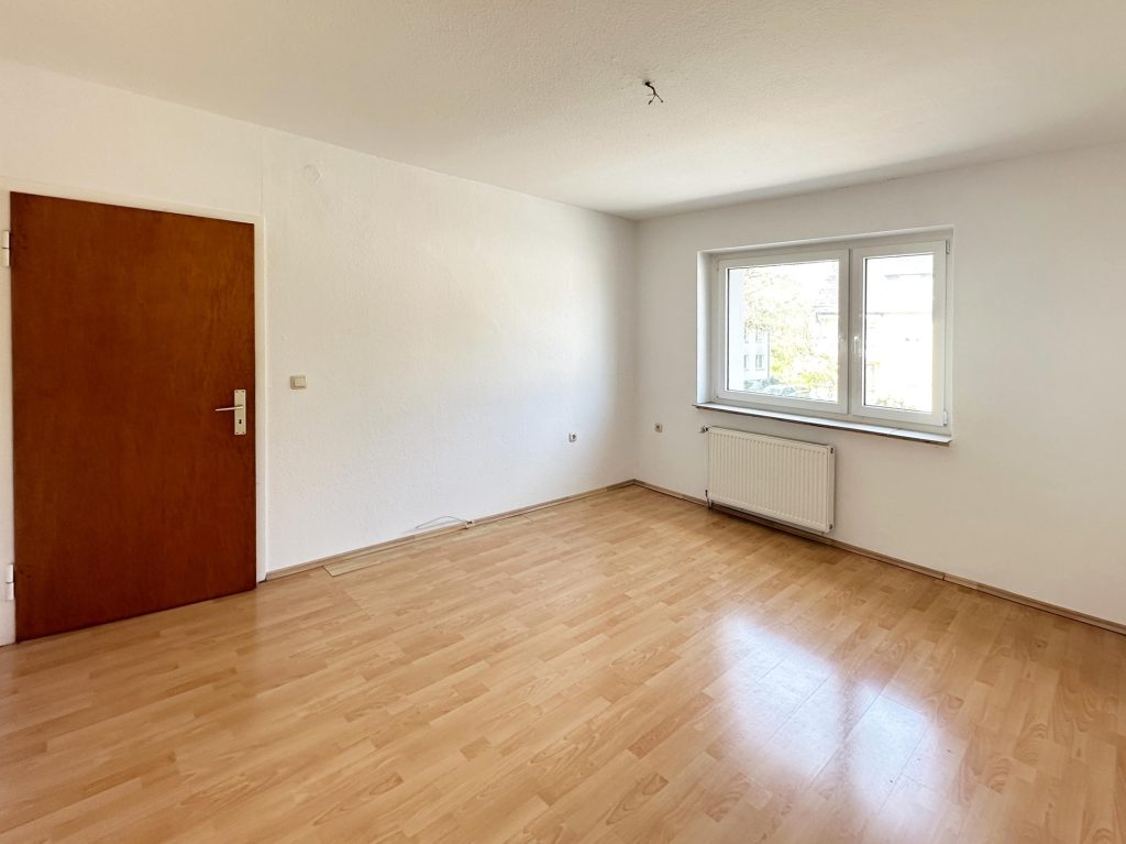 Wohnzimmer 1. Obergeschoss links Immobilienangebot - Bochum - Alle - Platz für die ganze Familie
in Höntrop