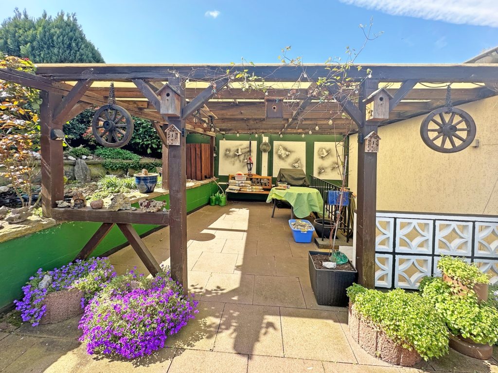 Überdachter Sitzplatz Immobilienangebot - Bochum - Alle - Platz für die ganze Familie
in Höntrop