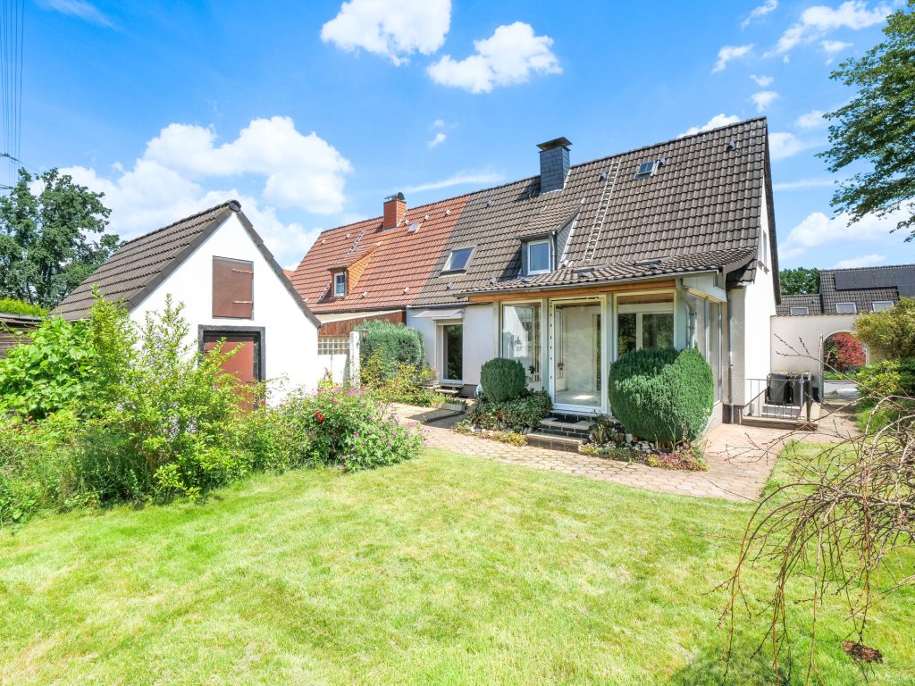 Doppelhaushälfte mit Garage und… Immobilienangebot - Bochum - Alle - Ihr Traum vom Eigenheim wird wahr
in Weitmar